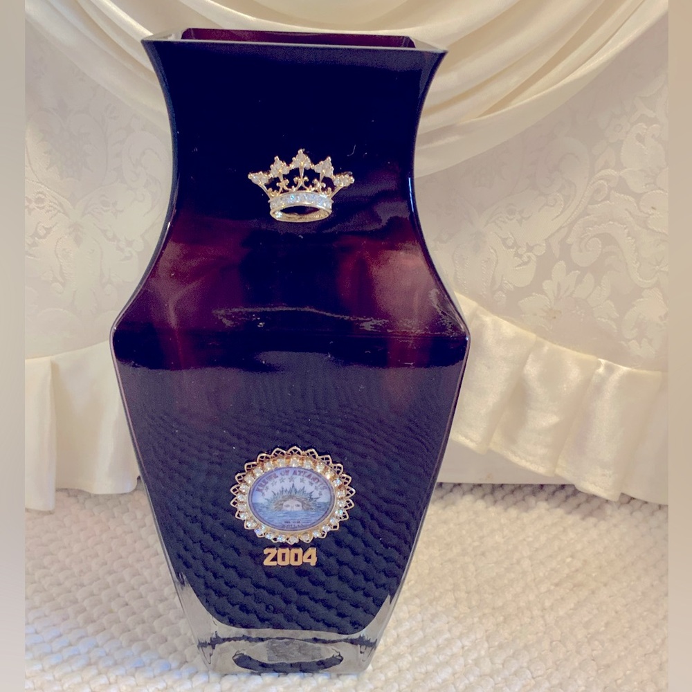AMETHYST GLASS VASE